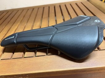 Prologo Scratch M5 NACK - karbonové sedlo - 3