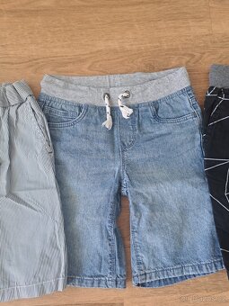 Chlapecké kraťasy vel. 122/128, zn. H&M, C&A – pěkný stav - 3