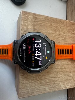 Amazfit T-Rex 3 černé (jako nové) (oranžový a černý řemínek) - 3