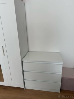 Šatní skříň a komoda - 3