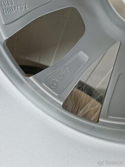 Skoda Crater Kamiq 215/45 R18 Zimne Nepoužite - 3