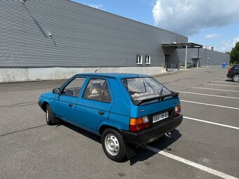 ŠKODA FAVORIT 135LS - 1.majitel - Garážováno - Pěkný - 3