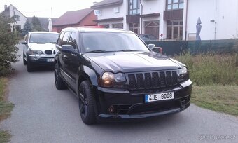 Jeep Grand Cherokee SRT - 3