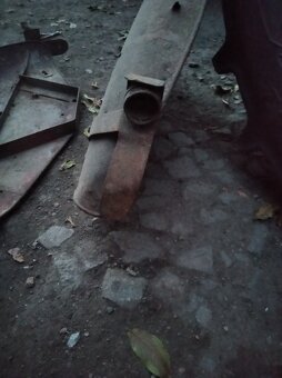 Prodám blatníky na ZETOR25N-lízatka-4000,- - 3