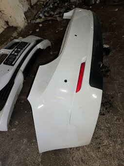 BMW F30 zadní naraznik - 3