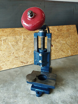 Ruční vřetenový lis po repasi - 3