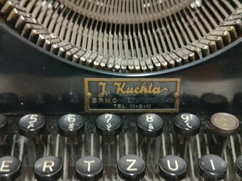 Starožitný psací stroj Olympia 8 - 3