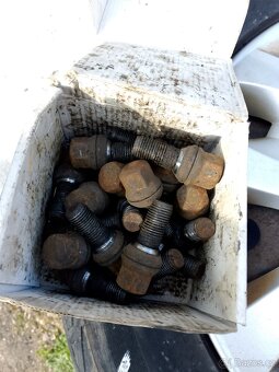 Plechové disky/ poklice - 3