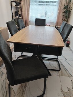 Stůl a 6 židli - 3