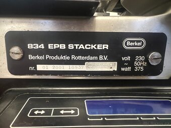 Automatický nářezový stroj BERKEL 834 EPB STACKER - 3