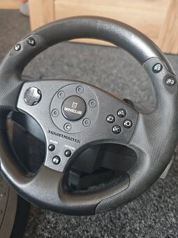 Volant Thrumaster + pedály - 3