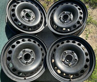 4x černé disky Škoda Octavia, VW nebo SEAT, použité - 3