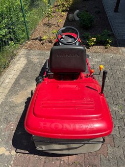 Zahradni trakto v-Twin 2315 Honda - 3