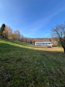 Pozemek a garáž - 3