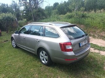 Octavia 1,6 TDI servisní knížka - 3
