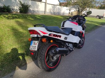 Honda CBR 1000 F SC24 - 3