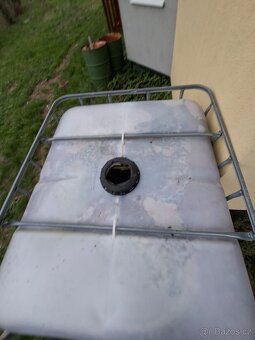 Nádrž na vodu 1000l - 3