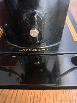 Retro šičí stroj Minerva - 3