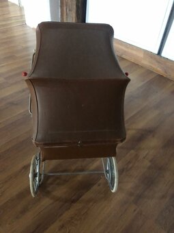Retro kočárek pro panenky - 3