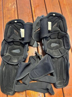 chrániče kolen - Leatt - 3