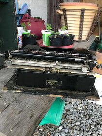 Psaci stroj Olympia - 3