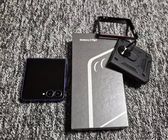 Samsung Galaxy Z Flip 7 - 3