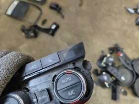 Elektronika interiéru Octavia III - 3