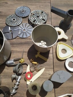 Kuchyňský retro robot - 3