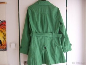 Kabátek zelený. - 3