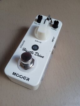 kytarové efekty Mooer Hustle drive, Caline overdrive & boost - 3
