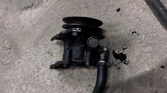 Nissan patrol y61 2.8td servo čerpadlo - 3