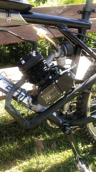 kolo s benzínovým motorem - 3