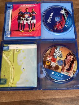 Playstation 4 - 3