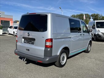 VW T5 Transporter 2,0TDi, 6Míst, velmi pěkný bez koroze - 3