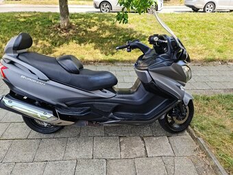 Suzuki Burgman 650 - 3