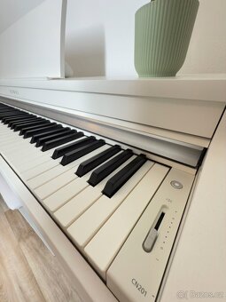 Kawai CN201 Premium Satin White + židle - 3