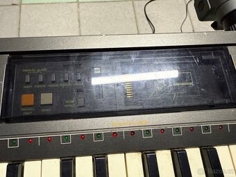 Casio MT-800 Casiotone 49-Key Synthesizer - 3