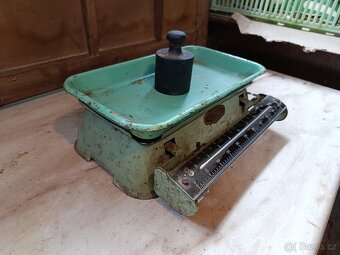 Retro Pultová Váha s Miskou a Posuvným Závažím - 3