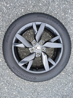 Nová zimní orig alu Škoda Octavia IV 205/55/17 - 3
