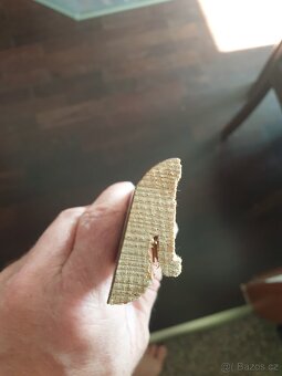 Upevňovací clips pro soklovou lištu - 3