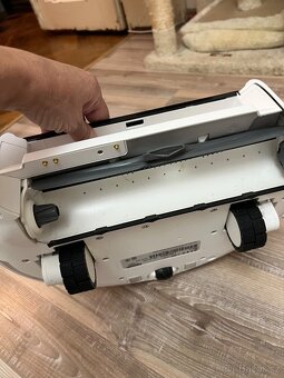 Roboticky mop Kärcher RCF 3 , myčka - 3