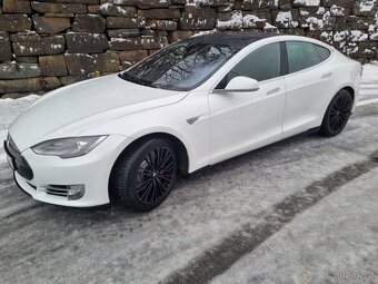Tesla S Performance - 3