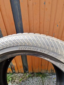 Zimní gumy Yokohama 255/50 R19 - 3