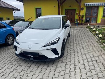 Prodám MG 4 Electric r,v,10/2022 125 KW baterie 54 KWh DPH - 3