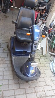 Prodám invalidni vozík lunu na opravu nebo nd - 3
