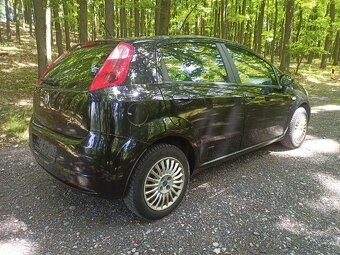 Zachovalé Grande Punto 1,4 bez investic, pouze 134 000 Km - 3