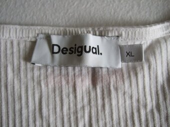 Tričko Desigual. - 3