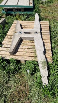 Betonový pingpongový stůl před renovací - 3