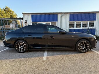 BMW 750e / TV / Lounge - 3