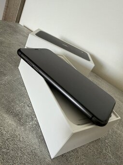 Apple iPhone 11, 64GB, černý - 3